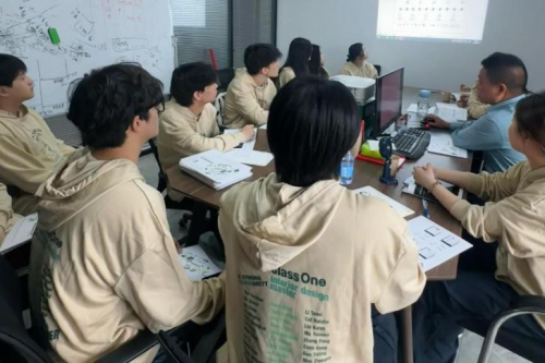 走百企尋責任擔當，訪百人探節(jié)糧良方——閩江學院2023級中美金融學1班系列團日活動